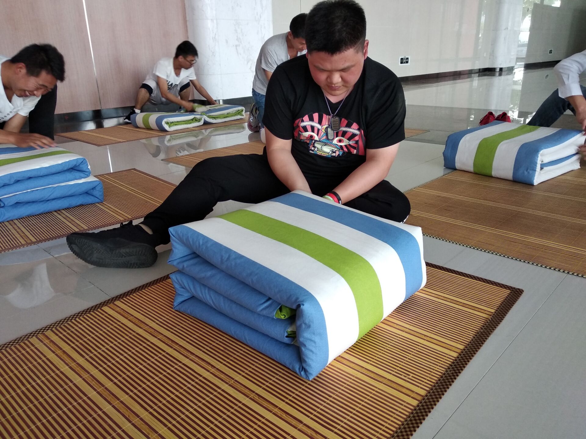 叠被子大赛2.jpg